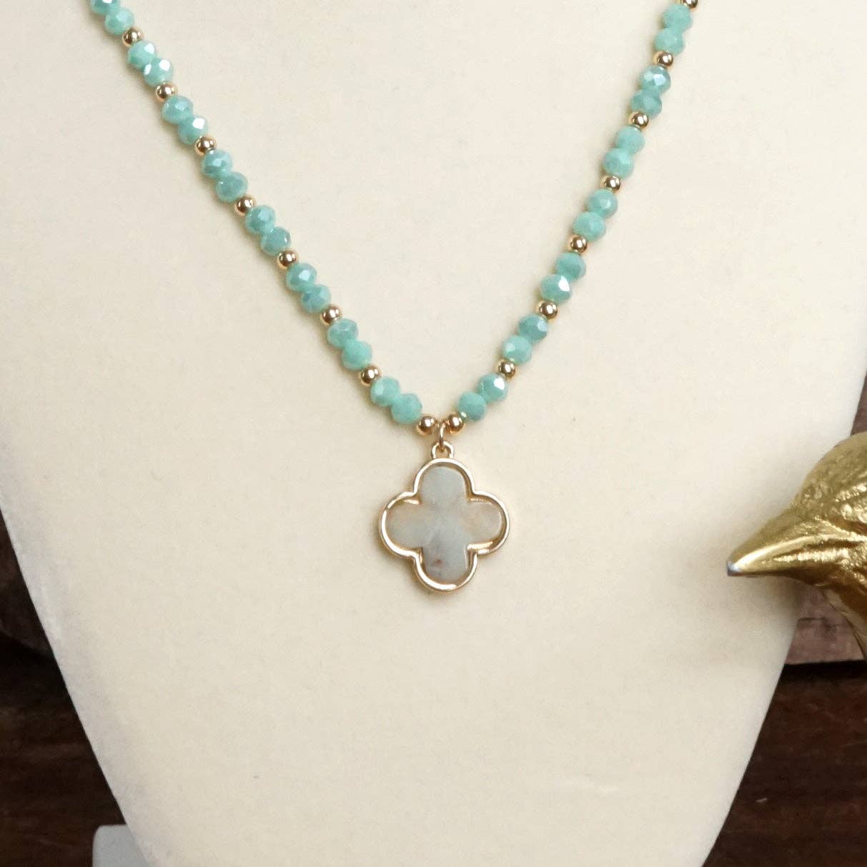 Short Beaded Clover Pendant Necklace