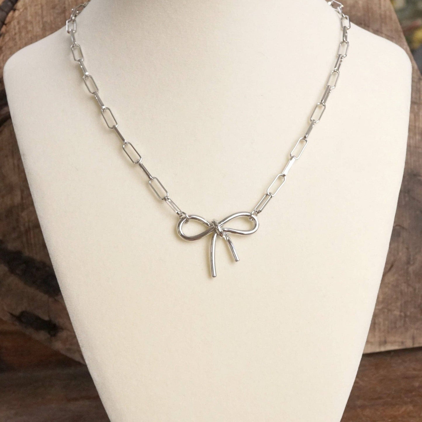 Bow Necklace
