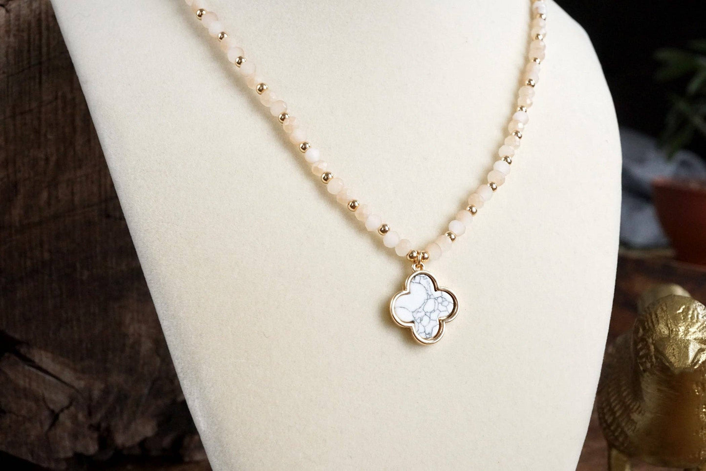 Short Beaded Clover Pendant Necklace