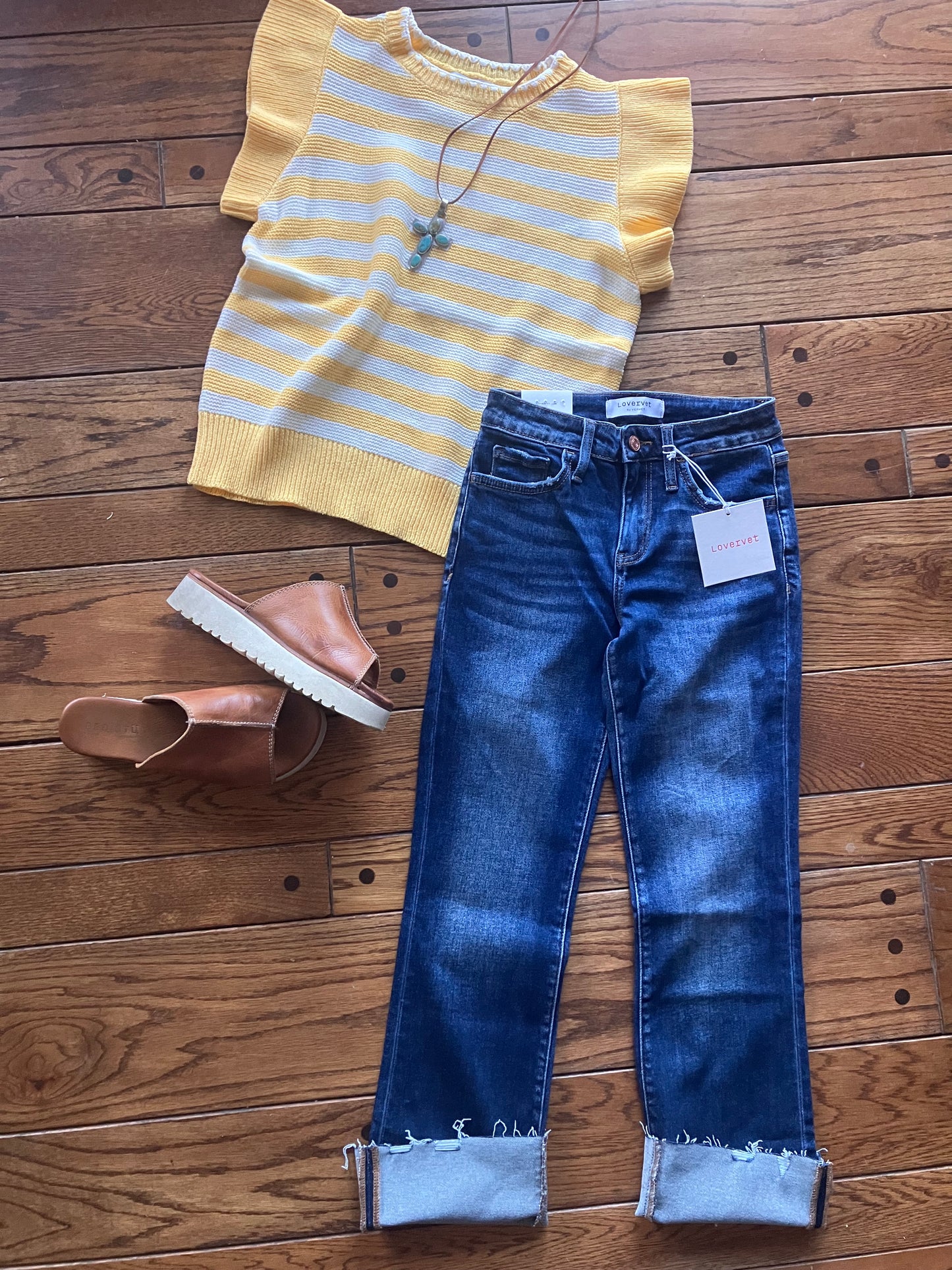 Mid Rise Cropped Bootcut Jeans