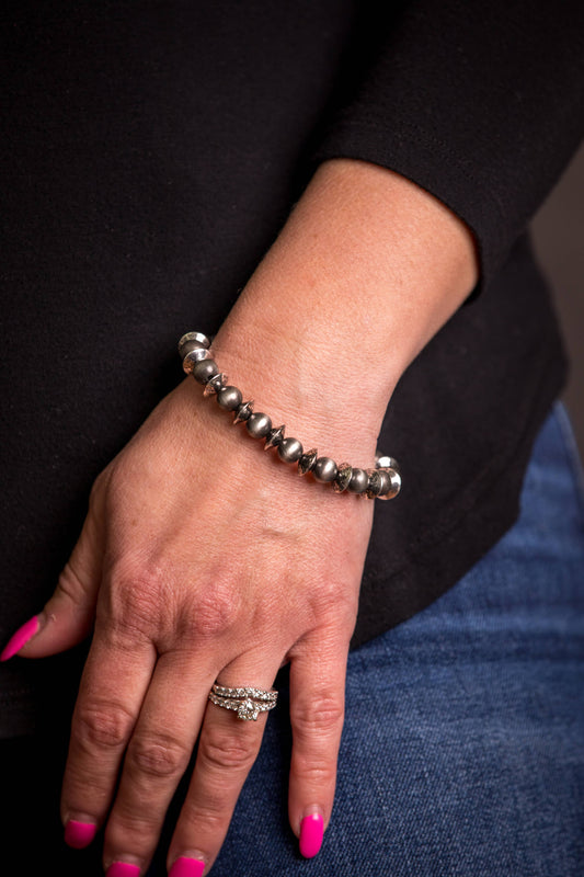 Faux Navajo Pearl & Silver Disc Stretch Bracelet
