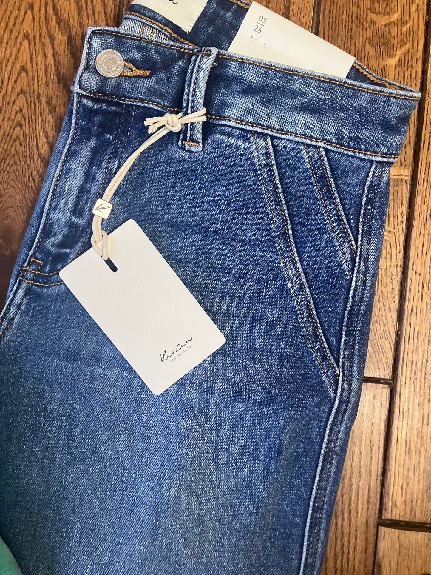 Mid rise Petite Vintage Flare 31” Inseam