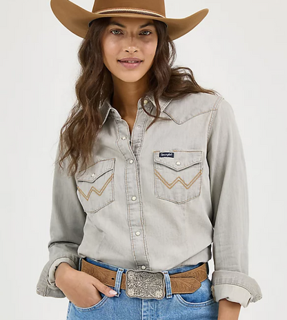 Women's Long Sleeve Western Snap Denim Shirt in Grey